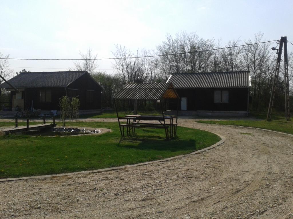 Sakaltanya Soeroezo- Borozo Pihenohaz Venek Bagian luar foto