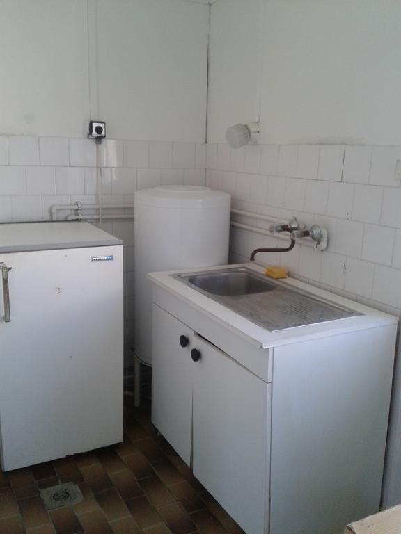 Sakaltanya Soeroezo- Borozo Pihenohaz Venek Bagian luar foto